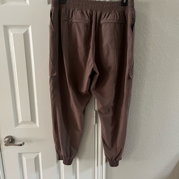 Athleta Chelsea Utility Jogger size 16 like new - Picture 9 of 10